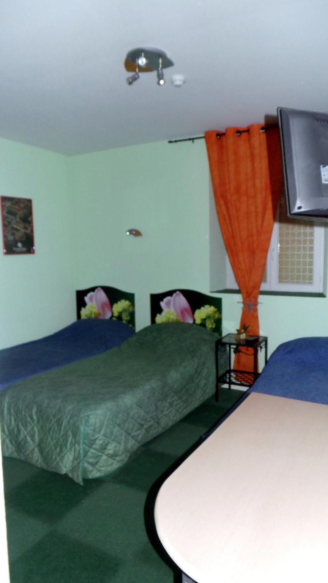 Hotel Le Gambetta Carmaux Pokój zdjęcie