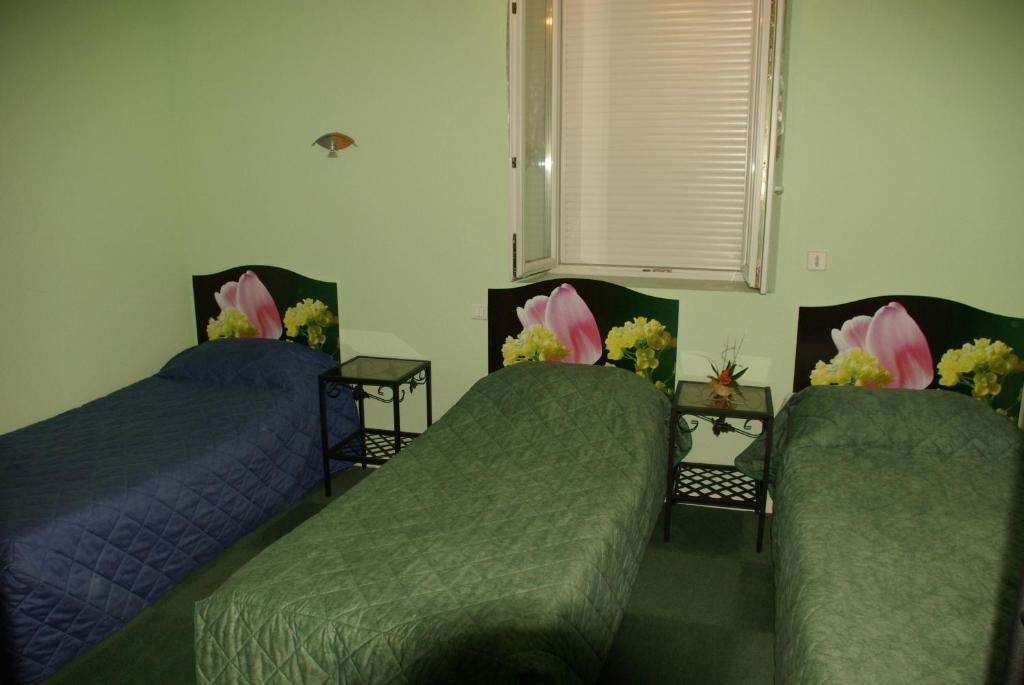 Hotel Le Gambetta Carmaux Pokój zdjęcie