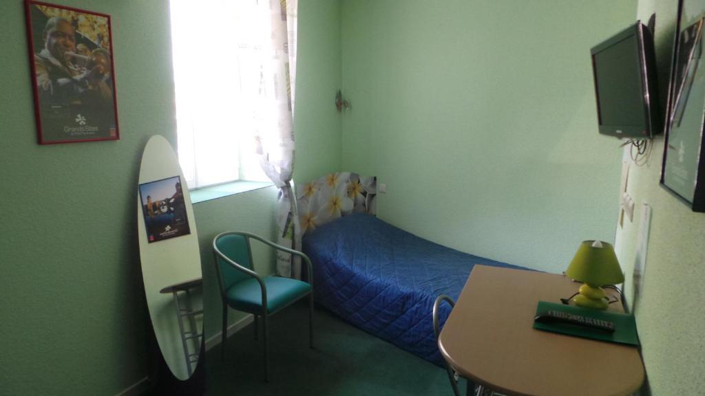 Hotel Le Gambetta Carmaux Pokój zdjęcie